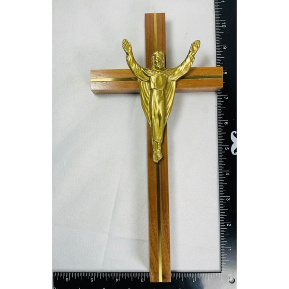 CHAPEL CRAFT by Mark Thomas 10” Walnut Cross Crucifix CC2126-LB-10 Retired Style - Picture 9 of 9